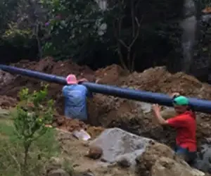 Reparación de fuga de agua en el Andador Prado de Provenza.
